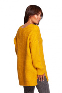 Długi sweter damski z dekoltem V rozcięcia po bokach miodowy BK087