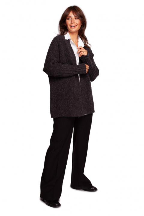 Kardigan damski oversize bez zapięcia z plisą antracytowy BK088 Kardigan damski oversize bez zapięcia z plisą antracytowy BK088