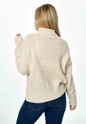 Sweter damski luźny z półgolfem i opadającym rękawem beżowy M886