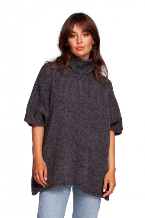 Sweter damski ponczo oversize z golfem krótki rękaw grafitowy BK084 Sweter damski ponczo oversize z golfem krótki rękaw grafitowy BK084