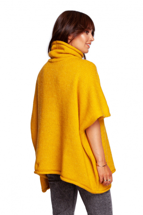Sweter damski ponczo oversize z golfem krótki rękaw miodowy BK084 Sweter damski ponczo oversize z golfem krótki rękaw miodowy BK084