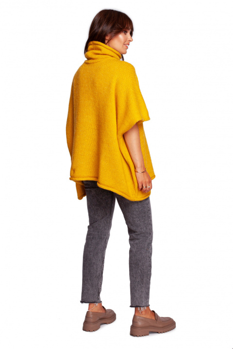 Sweter damski ponczo oversize z golfem krótki rękaw miodowy BK084 Sweter damski ponczo oversize z golfem krótki rękaw miodowy BK084