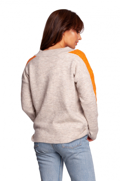 Sweter damski z dekoltem w serek i lampasami kość słoniowa BK093 Sweter damski z dekoltem w serek i lampasami kość słoniowa BK093