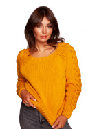 Sweter damski z szerokim dekoltem i warkoczem na rękawach miodowy BK090