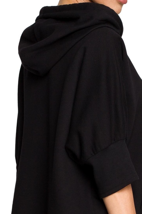 Bluza damska trapezowa z kapturem kieszeń kangurek czarna me689 Bluza damska trapezowa z kapturem kieszeń kangurek czarna me689
