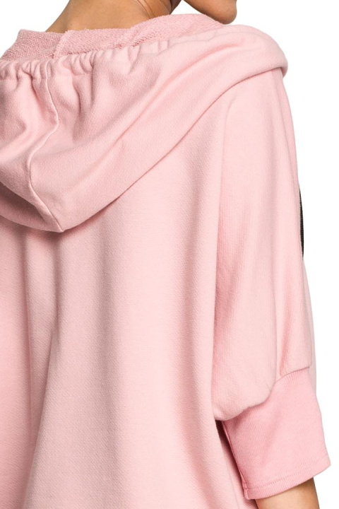 Bluza damska trapezowa z kapturem kieszeń kangurek pudrowa me689 Bluza damska trapezowa z kapturem kieszeń kangurek pudrowa me689