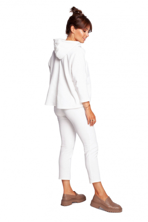 Bluza damska trapezowa o luźnym kroju z kapturem ecru B239 Bluza damska trapezowa o luźnym kroju z kapturem ecru B239