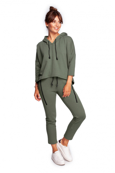 Bluza damska trapezowa o luźnym kroju z kapturem khaki B239 Bluza damska trapezowa o luźnym kroju z kapturem khaki B239