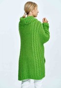 Sweter damski luźny z golfem i dłuższym tyłem zielonuy M892