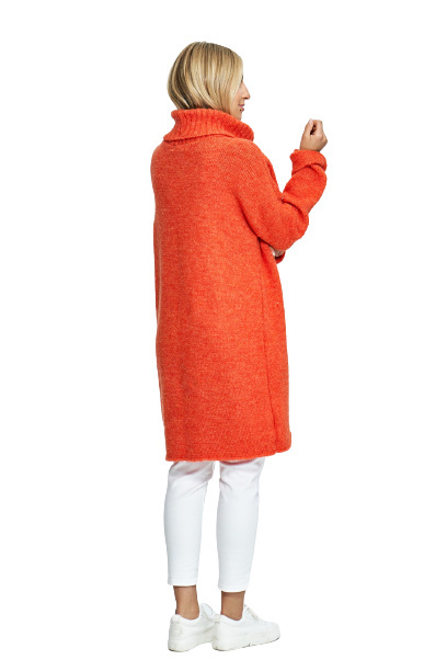 Sweter damski długi luźy z golfem i kopertowym przodem pomarańczowy M891
