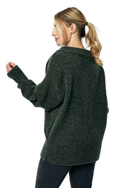 Sweter damski za biodra ze ściągaczem dekolt łódka ciemna oliwka M882 Sweter damski za biodra ze ściągaczem dekolt łódka ciemna oliwka M882