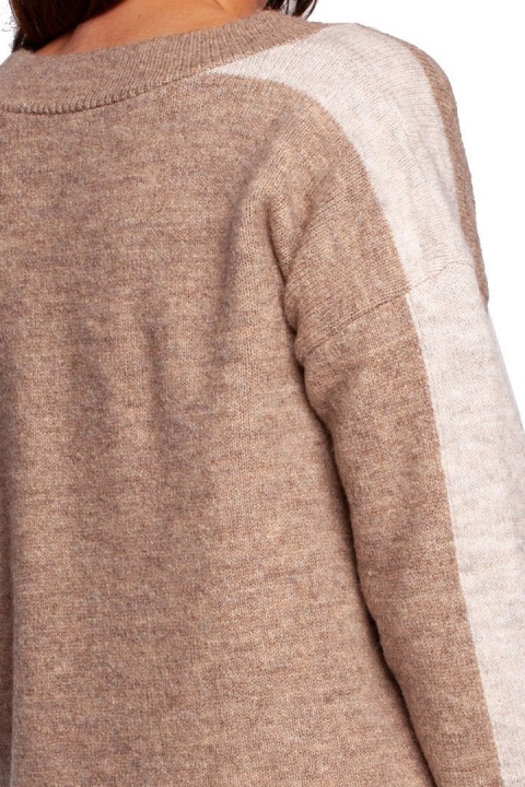 Sweter damski z dekoltem w serek i lampasami jasny brąz BK093 Sweter damski z dekoltem w serek i lampasami jasny brąz BK093