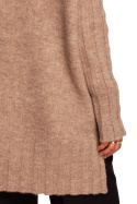 Sweter damski z głębokim dekoltem V i dłuższym tyłem brąz BK083