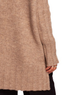 Sweter damski z głębokim dekoltem V i dłuższym tyłem brąz BK083