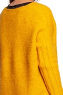 Sweter damski z głębokim dekoltem V i dłuższym tyłem miodowy BK083