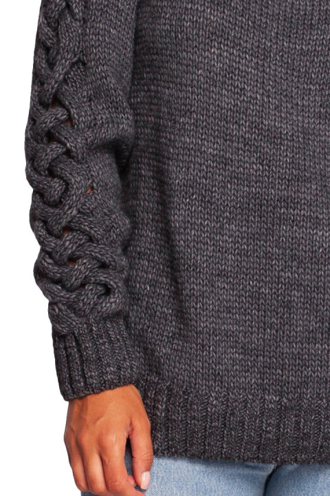 Sweter damski z szerokim dekoltem i warkoczem na rękawach szary BK090 Sweter damski z szerokim dekoltem i warkoczem na rękawach szary BK090
