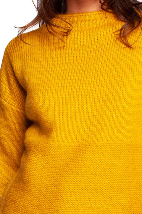 Sweter damski ze stójką przędza z włosem miodowy BK091 Sweter damski ze stójką przędza z włosem miodowy BK091