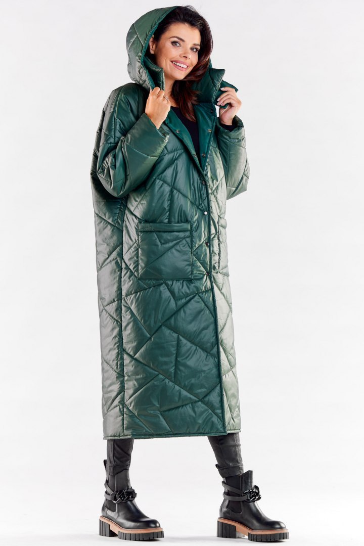 Płaszcz damski długi pikowany z kapturem zapinany na napy zielony A541