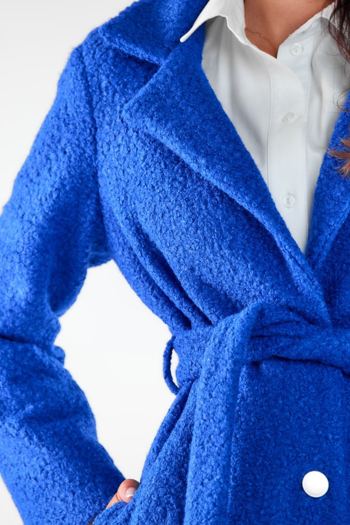 Płaszcz damski baranek długi prosty zapinany i wiązany niebieski A547