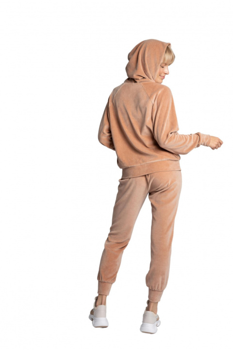 Bluza damska welurowa z kapturem i kieszenią kangurek beżowa LA013 Bluza damska welurowa z kapturem i kieszenią kangurek beżowa LA013