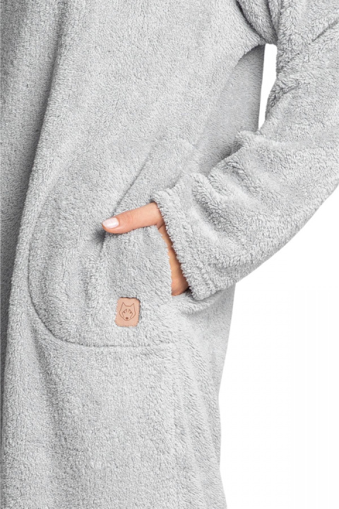 Sukienka pluszowa midi oversize z kołnierzem popielata LA002 Sukienka pluszowa midi oversize z kołnierzem popielata LA002