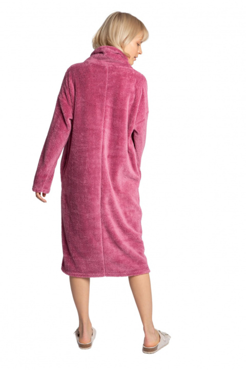 Sukienka pluszowa midi oversize z kołnierzem wrzosowa LA002 Sukienka pluszowa midi oversize z kołnierzem wrzosowa LA002
