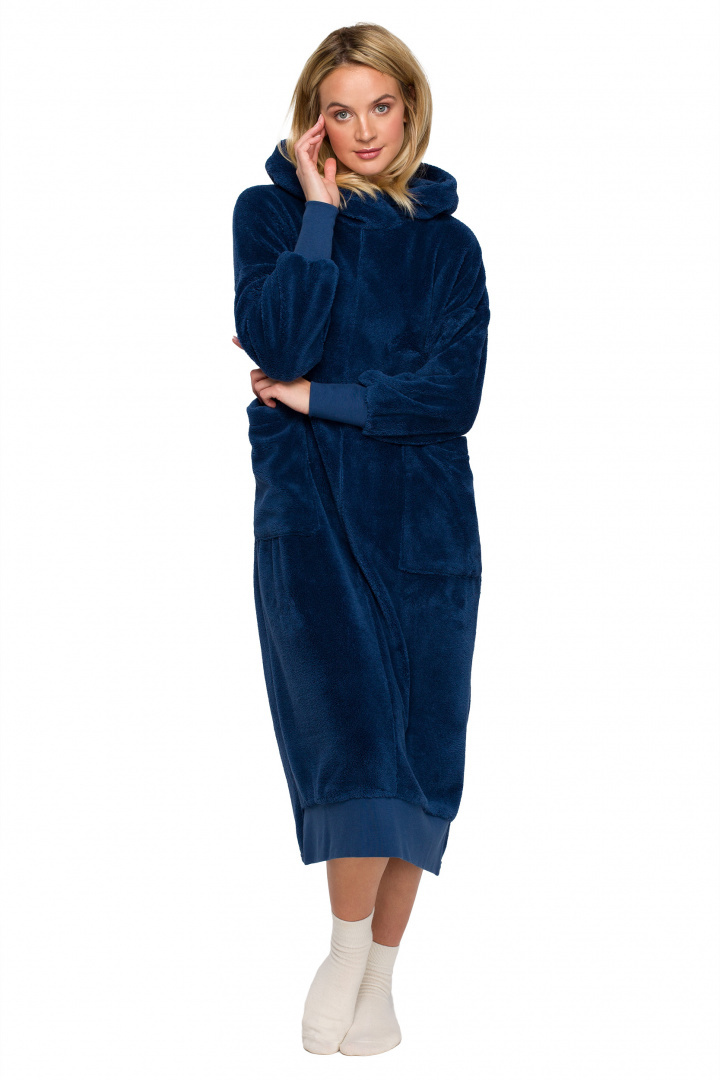 Sukienka midi pluszowa oversize z kapturem długi rękaw granatowa LA127 Sukienka midi pluszowa oversize z kapturem długi rękaw granatowa LA127