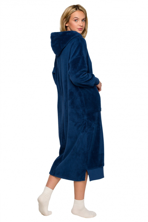 Sukienka midi pluszowa oversize z kapturem długi rękaw granatowa LA127 Sukienka midi pluszowa oversize z kapturem długi rękaw granatowa LA127