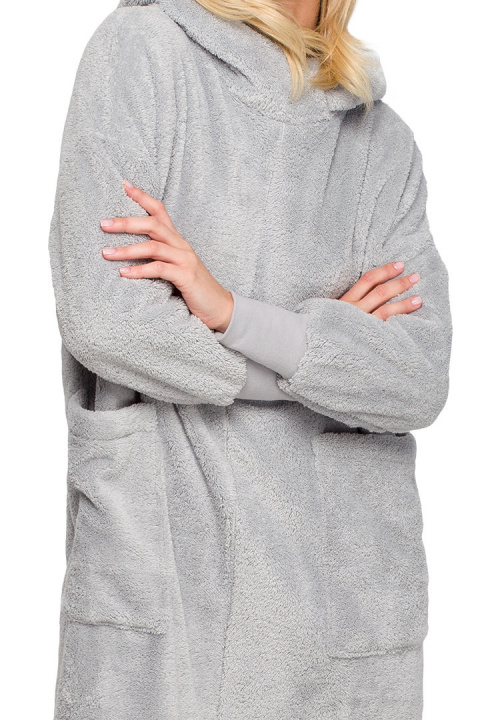 Sukienka midi pluszowa oversize z kapturem długi rękaw popielata LA127 Sukienka midi pluszowa oversize z kapturem długi rękaw popielata LA127