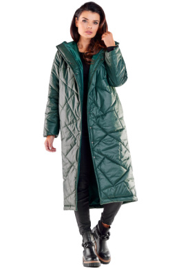 Długi płaszcz damski pikowany z kapturem zapinany na napy zielony A542