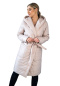 Płaszcz damski pikowany z kapturem wiązany bez zapięcia beżowy M929