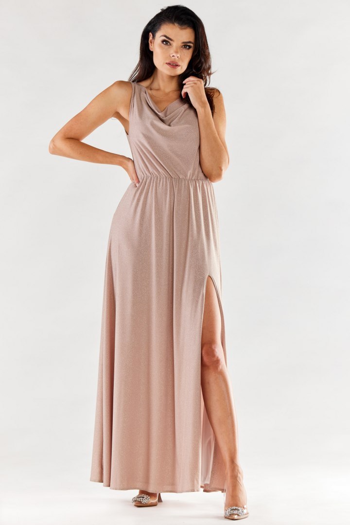 Sukienka brokatowa elegancka maxi bez rękawów rozcięcie beżowa A553