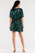 Sukienka błyszcząca rozkloszowana mini krótki rękaw dekolt V zielona A561