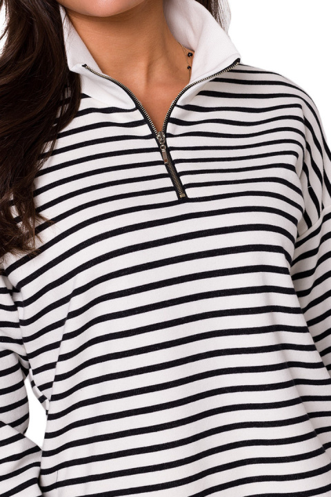 Bluza damska prosta w marynarskie paski z wysokim kołnierzem m1 B250 Bluza damska prosta w marynarskie paski z wysokim kołnierzem m1 B250