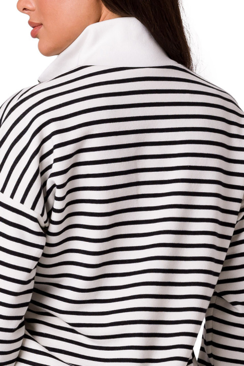 Bluza damska prosta w marynarskie paski z wysokim kołnierzem m1 B250 Bluza damska prosta w marynarskie paski z wysokim kołnierzem m1 B250