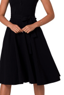 Sukienka midi rozkloszowana bez rękawów dopasowana góra czarna B261