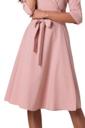 Sukienka kopertowa rozkloszowana midi rękaw 3/4 dekolt V różowa B255