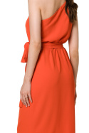 Sukienka midi bez rękawów asymetryczna na jedno ramię koralowa K160