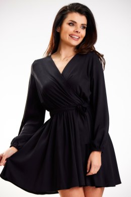 Sukienka mini rozkloszowana długi rękaw dekolt V pasek czarna A577