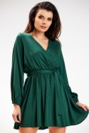 Sukienka mini rozkloszowana długi rękaw dekolt V pasek zielona A577