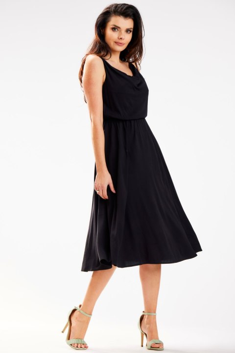 Sukienka elegancka midi bez rękawów ramiączka lejący dekolt czarna A579 Sukienka elegancka midi bez rękawów ramiączka lejący dekolt czarna A579