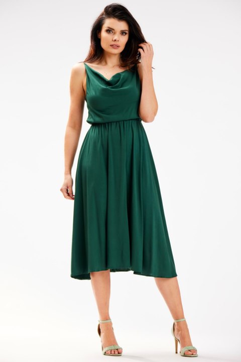 Sukienka elegancka midi bez rękawów ramiączka lejący dekolt zielona A579 Sukienka elegancka midi bez rękawów ramiączka lejący dekolt zielona A579