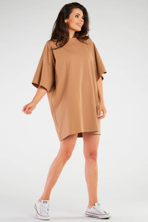 Sukienka mini luźna oversize z krótkim rękawem bawełniana beżowa M255 Sukienka mini luźna oversize z krótkim rękawem bawełniana beżowa M255