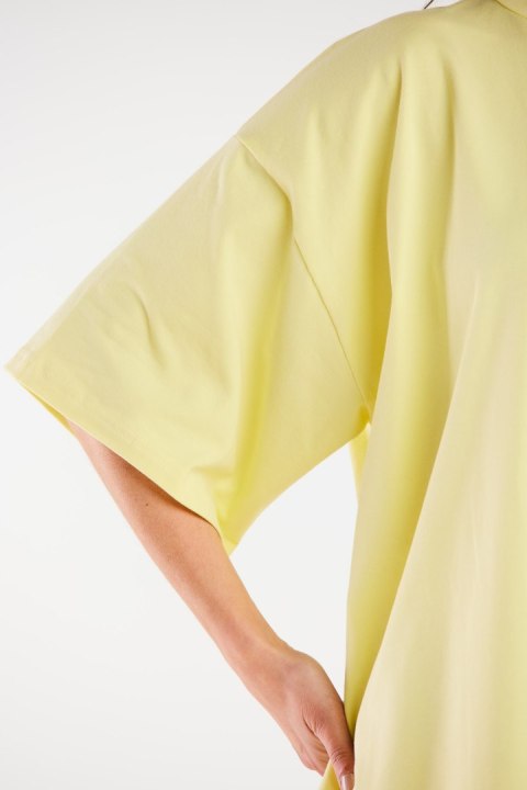 Sukienka mini luźna oversize z krótkim rękawem bawełniana żółta M255 Sukienka mini luźna oversize z krótkim rękawem bawełniana żółta M255
