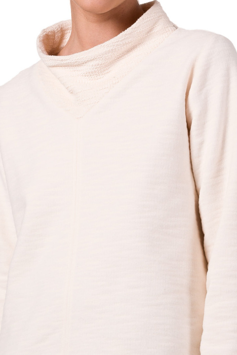 Bluza damska prosta dzianinowa z wysokim kołnierzem ecru B268 Bluza damska prosta dzianinowa z wysokim kołnierzem ecru B268