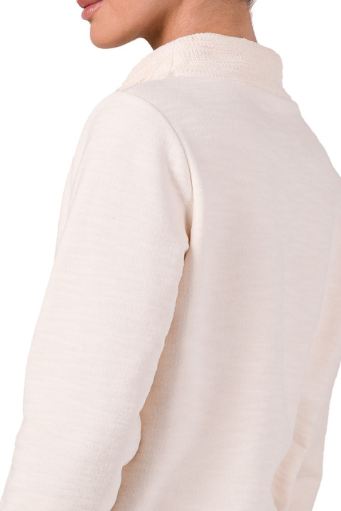 Bluza damska prosta dzianinowa z wysokim kołnierzem ecru B268 Bluza damska prosta dzianinowa z wysokim kołnierzem ecru B268