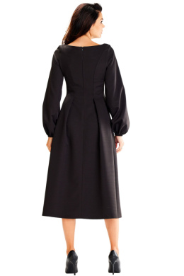 Elegancka sukienka midi rozkloszowana z długim rękawem czarna A595
