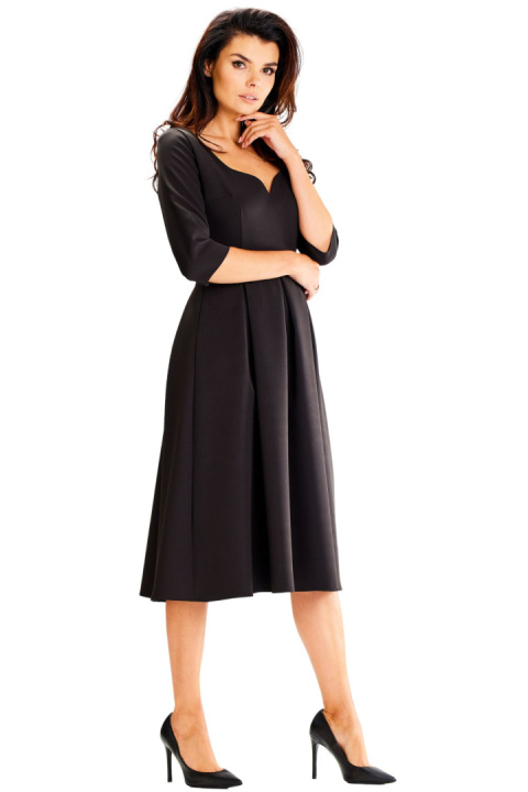 Elegancka sukienka midi rozkloszowana dopasowana głęboki dekolt czarna A598 Elegancka sukienka midi rozkloszowana dopasowana głęboki dekolt czarna A598