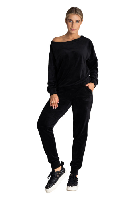 Bluza damska welurowa oversize szeroki dekolt w łódkę czarna M968 Bluza damska welurowa oversize szeroki dekolt w łódkę czarna M968