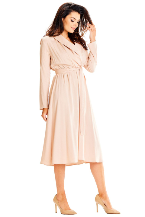 Sukienka elegancka midi rozkloszowana kołnierz długi rękaw beżowa A604 Sukienka elegancka midi rozkloszowana kołnierz długi rękaw beżowa A604